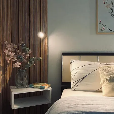 Comfy Flat 2 No Air Condition But Has Ceiling Fans And Heating *